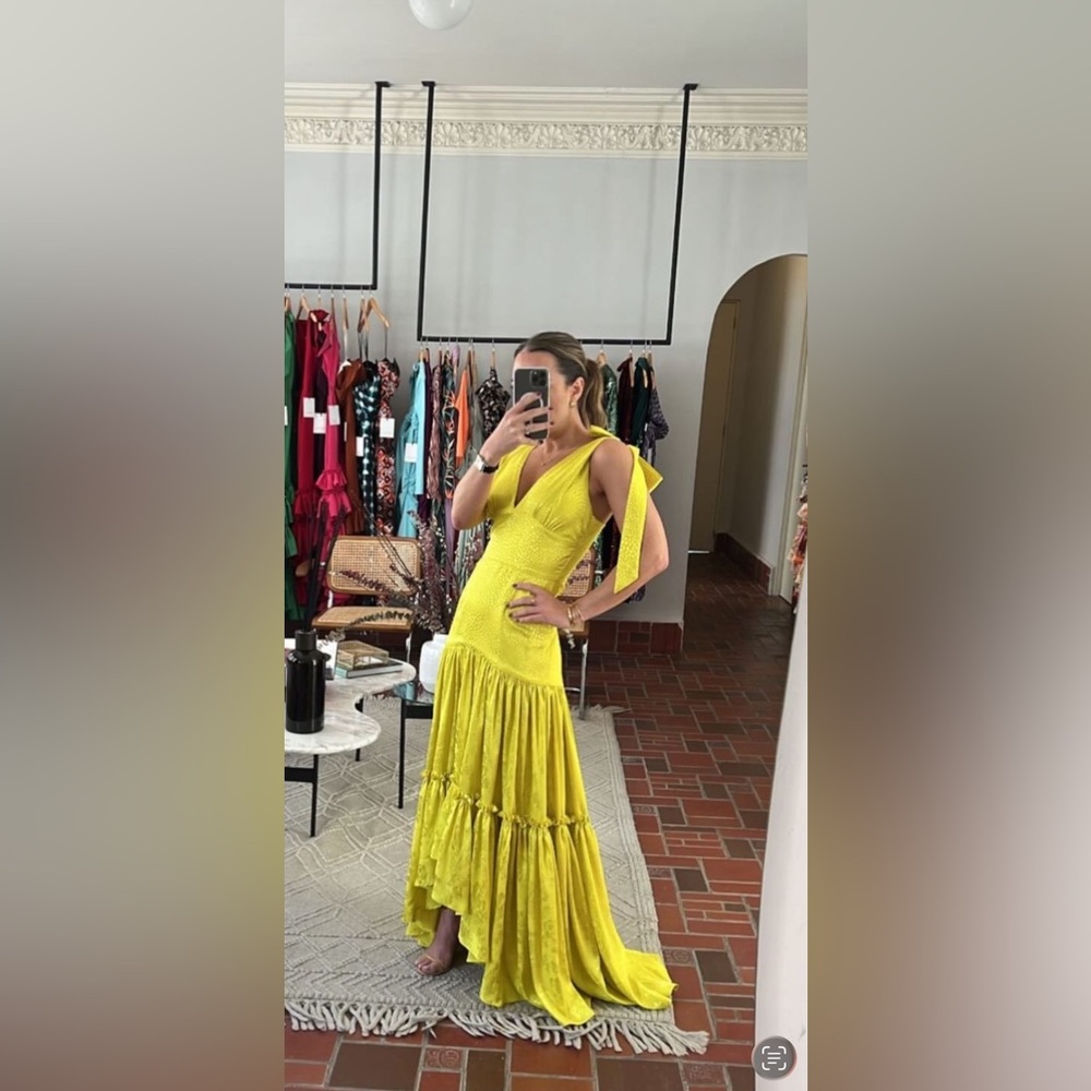 VALERIA LARR Elegant Yellow Dress size 0